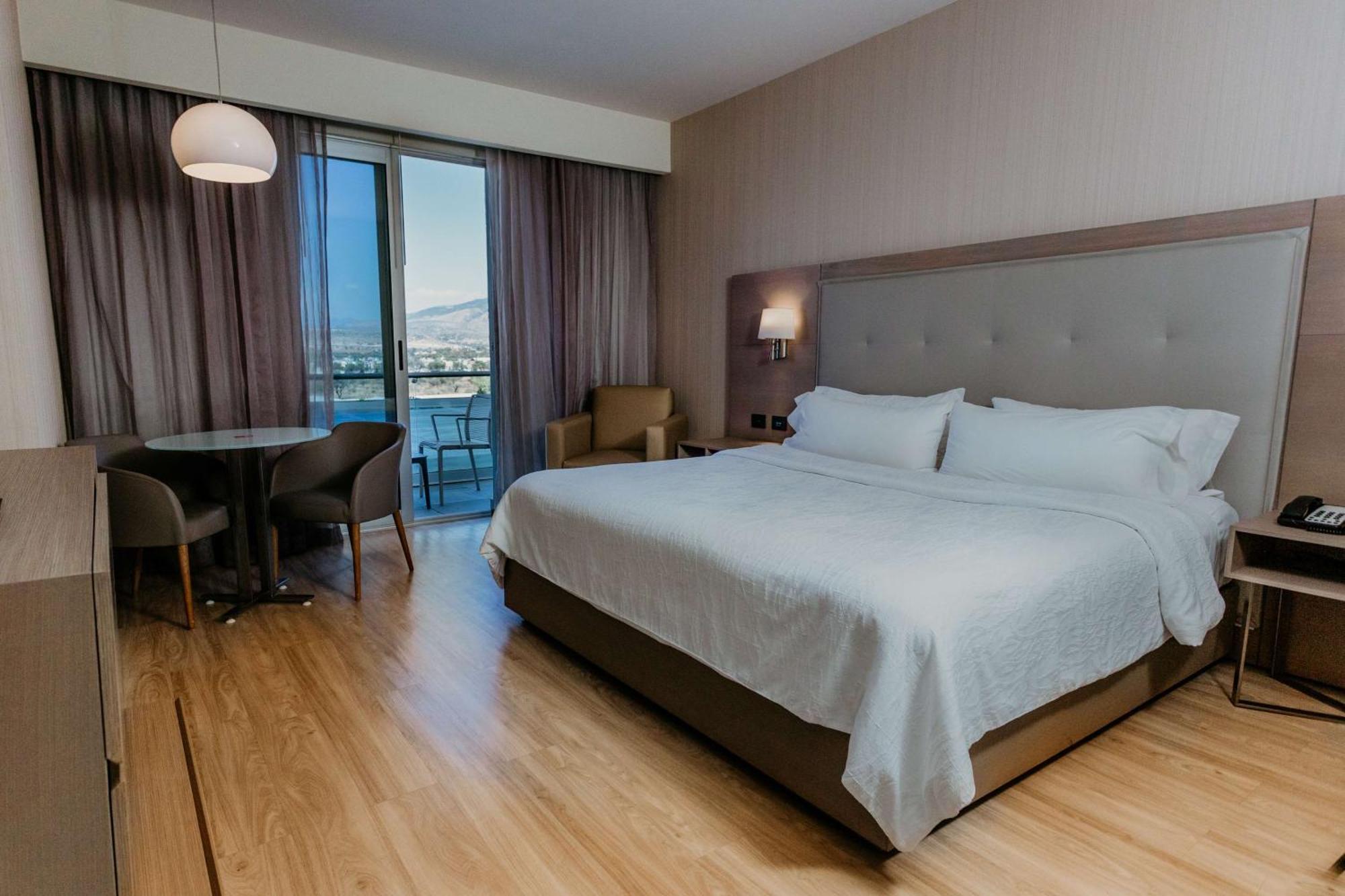 Hilton Garden Inn Silao Aeropuerto Bajio Ngoại thất bức ảnh