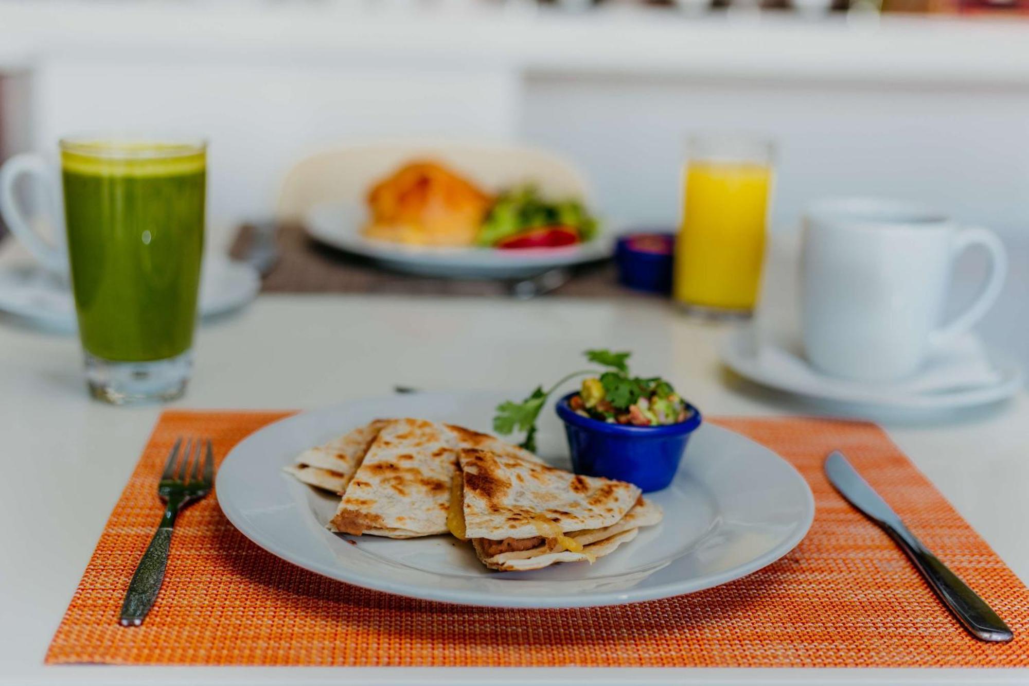 Hilton Garden Inn Silao Aeropuerto Bajio Ngoại thất bức ảnh